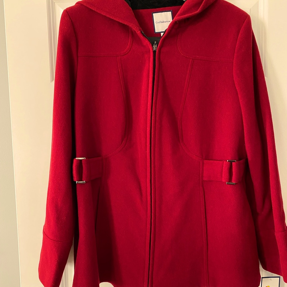 Croft and Barrow Woman’s coat with hood NWT Size Medium. Color Tango Red